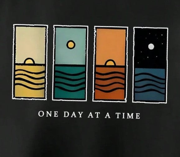 One Day At A Time - Minimalist Landscape oversize T-Shirt